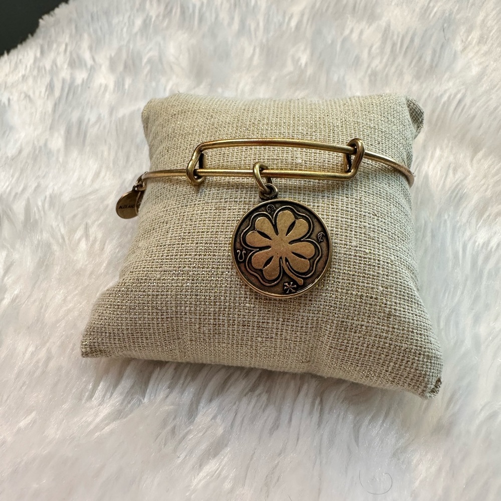 2015 Alex and Ani Four Leaf Clover